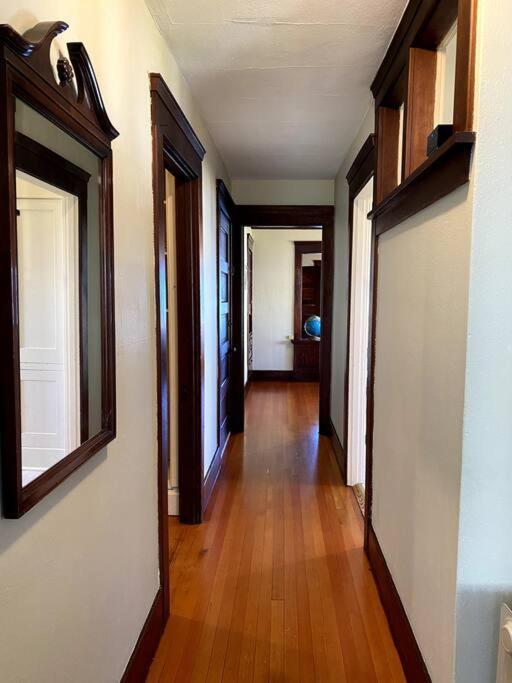 Historic Downtown Riverview Flat, No. 2 Astoria Kültér fotó