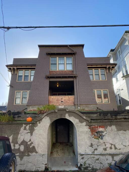 Historic Downtown Riverview Flat, No. 2 Astoria Kültér fotó